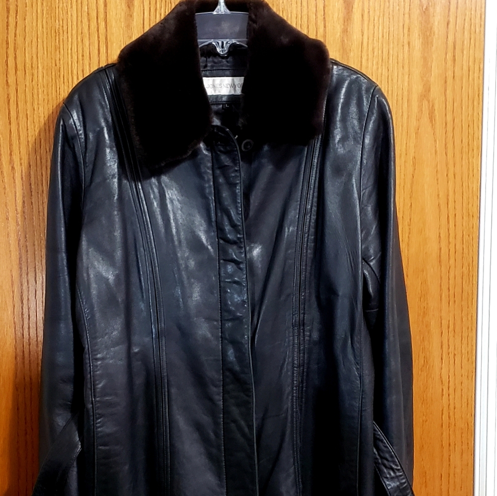 Jones New York women's leather jacket w detachable